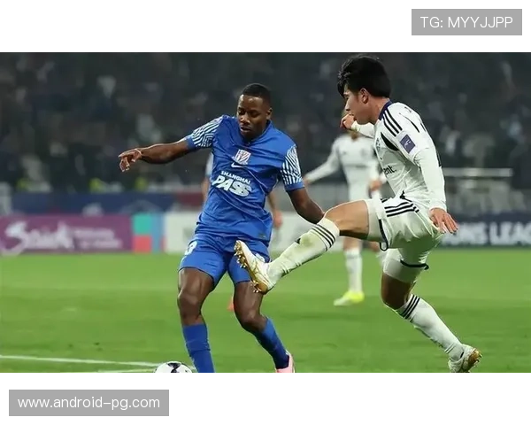 上海申花5比3暴露攻防失衡 后腰屏障缺失致防线屡遭反击